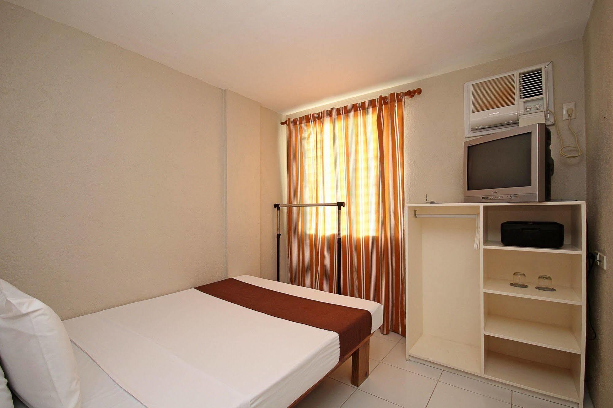 Mr Holidays Hotel Balabag  Esterno foto