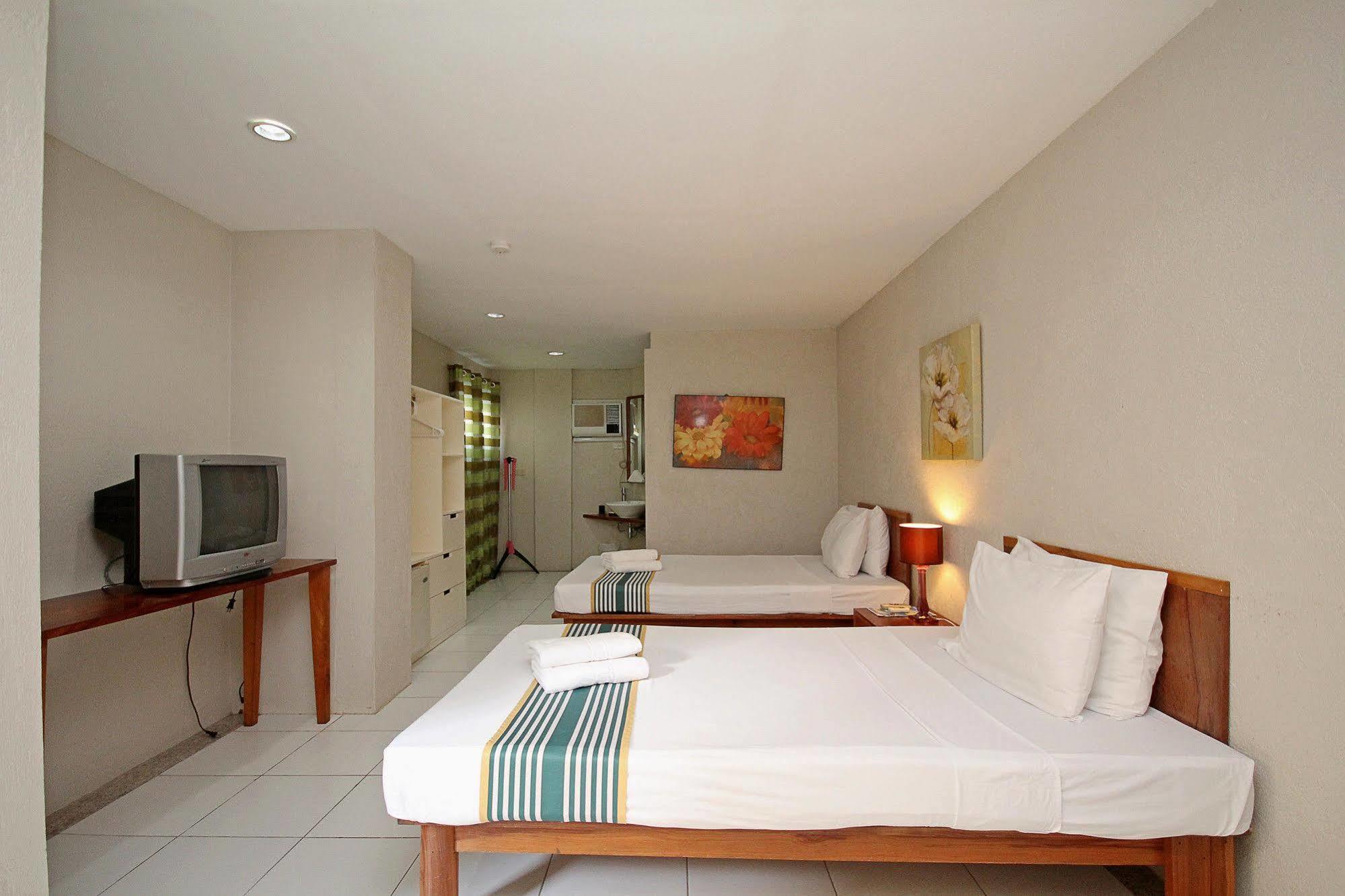 Mr Holidays Hotel Balabag  Esterno foto