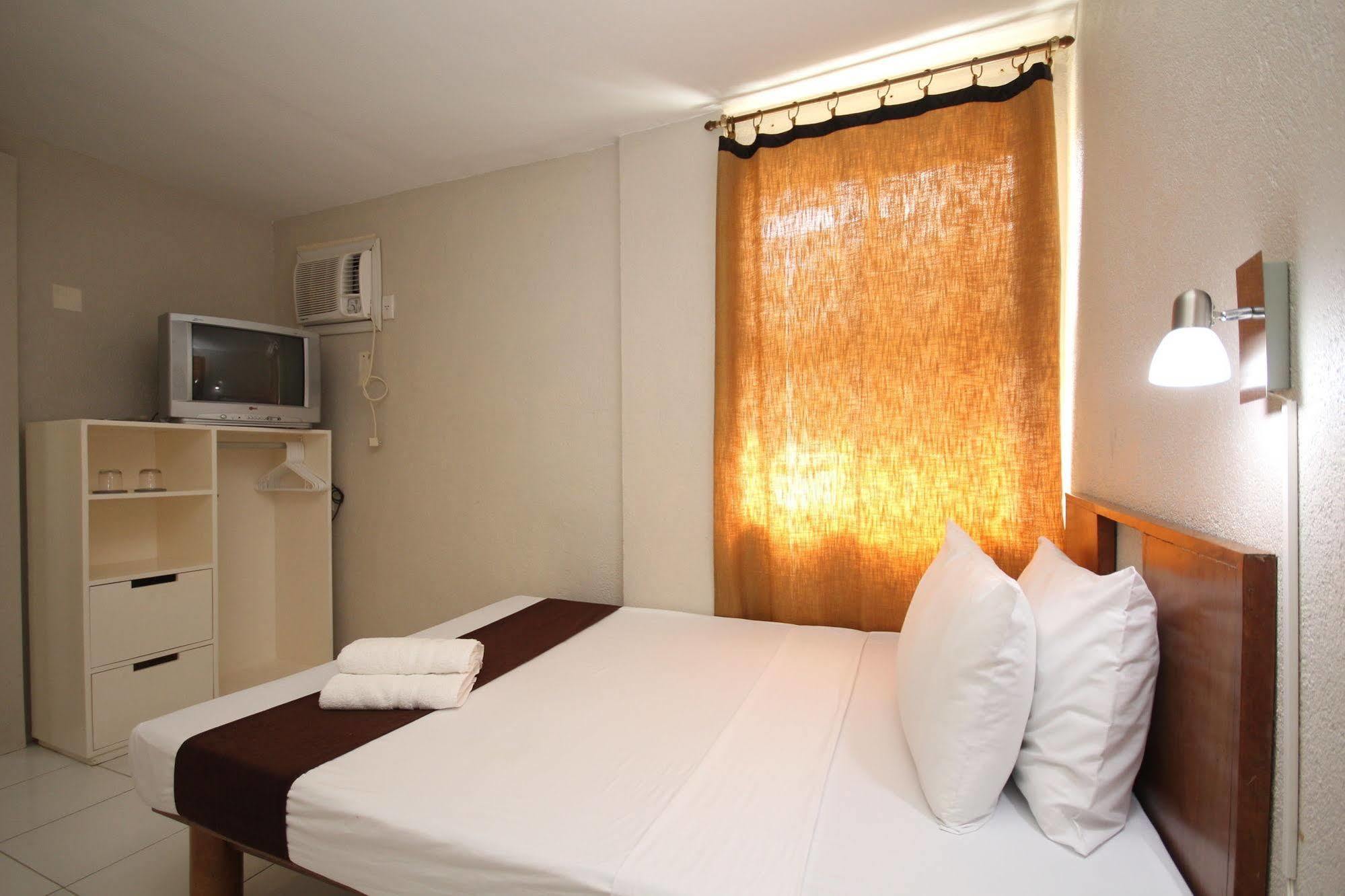 Mr Holidays Hotel Balabag  Esterno foto